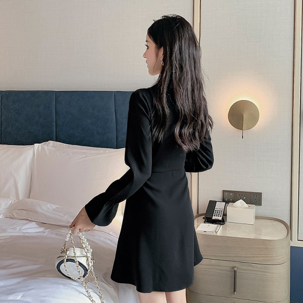 Rochie elegantă de damă, cu cravate și decolteu spitz