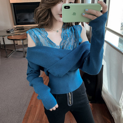 Šiuolaikinė moteriška palaidinė krentančiomis rankovėmis ir nėrinių elementais