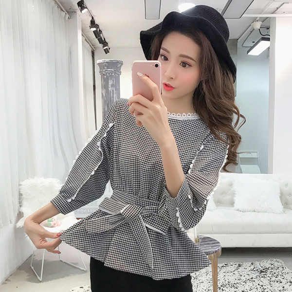 Moodne naiste ruuduline särk paela ja 3/4 varrukatega