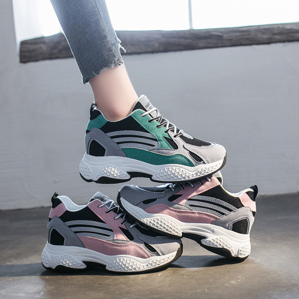 Eco velúrból készült alkalmi cipők, belső 3 cm-es platformmal