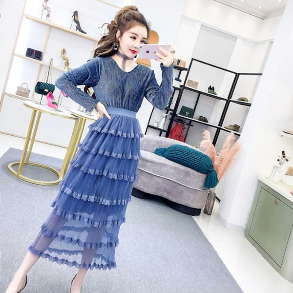 Vintage sieviešu mežģīņu kleita ar lokām