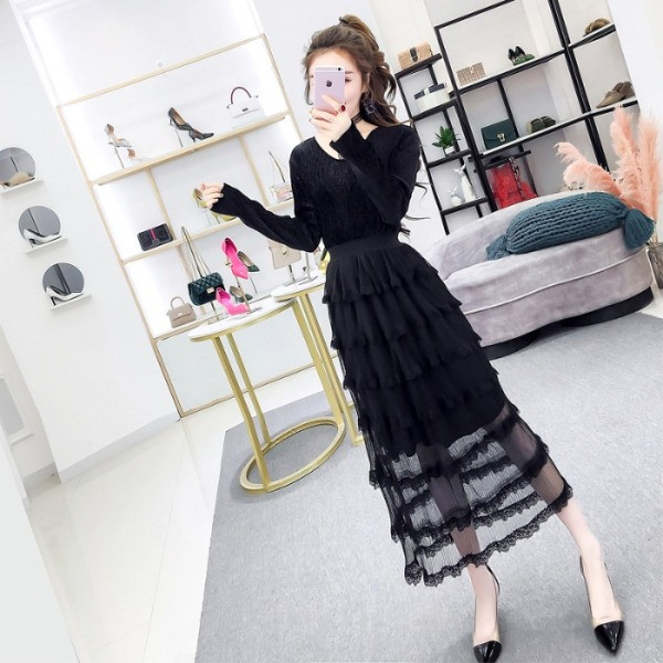 Vintage sieviešu mežģīņu kleita ar lokām