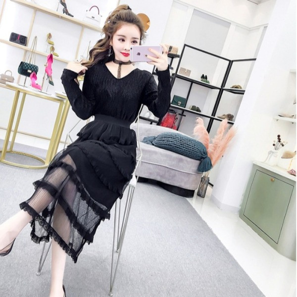 Vintage sieviešu mežģīņu kleita ar lokām