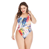 Nagy méretű egész tarka fürdőruha pántokkal