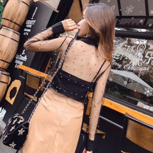 Moderns sieviešu krekls ar apkakli ar lenti un pērlēm