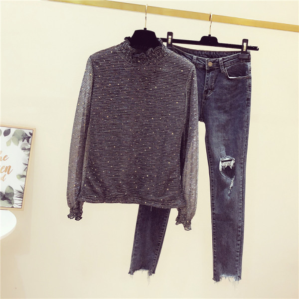 Moderni moteriška palaidinė aukšta apykakle ir blizgiu efektu