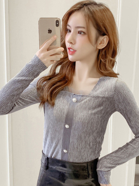 Ikdienas sieviešu blūze ar pogām un tillu