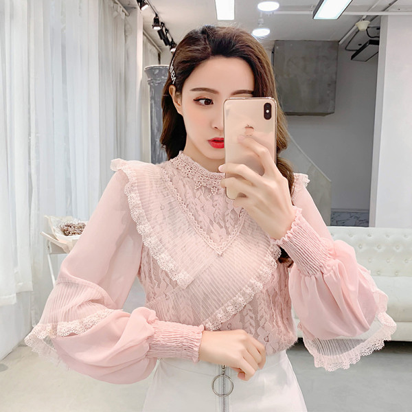 Alkalmi női ing magas gallérral és csipkével