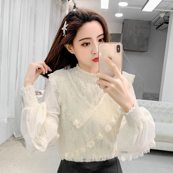 Alkalmi női ing magas gallérral és csipkével