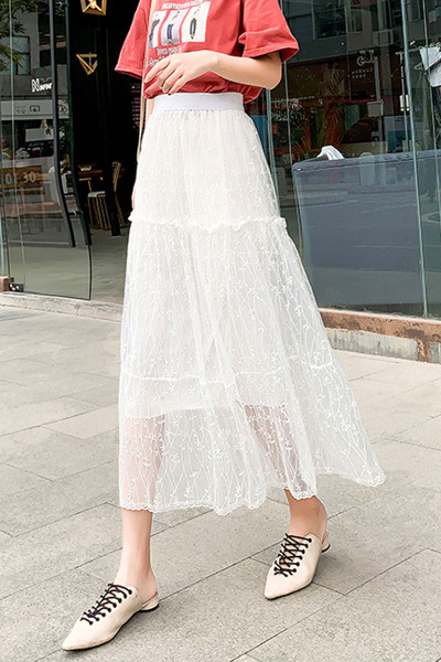 Sieviešu garie svārki ar elastīgu jostasvietu un tillu