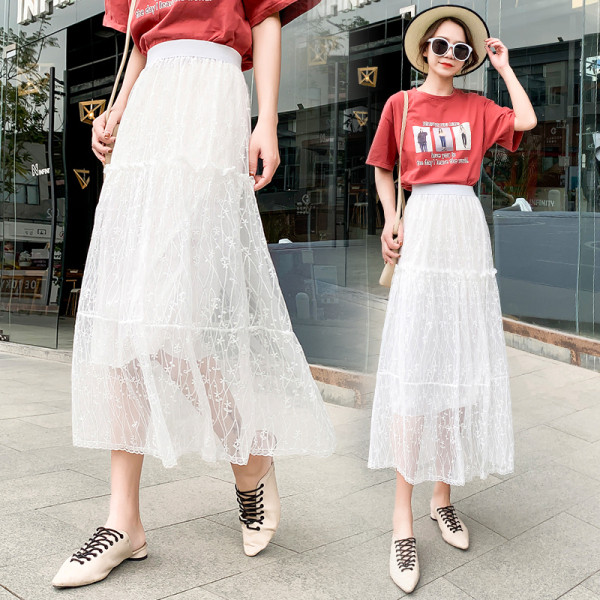 Sieviešu garie svārki ar elastīgu jostasvietu un tillu