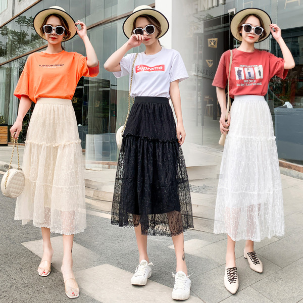 Sieviešu garie svārki ar elastīgu jostasvietu un tillu