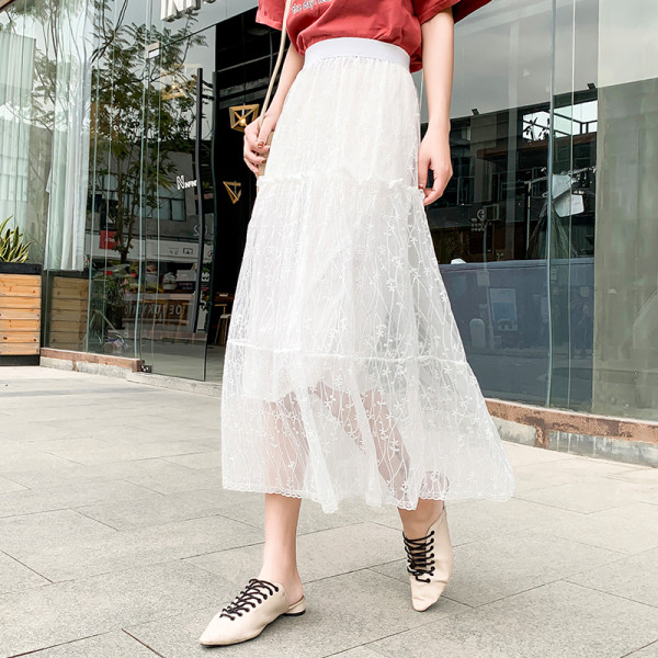 Sieviešu garie svārki ar elastīgu jostasvietu un tillu