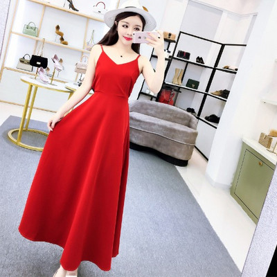 Sieviešu kleita ar špica kakla izgriezumu un plānām lencītēm