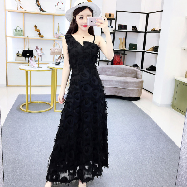 Gara sieviešu pavasara kleita ar izšuvumu