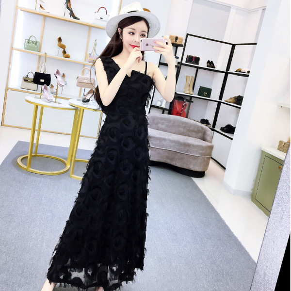 Gara sieviešu pavasara kleita ar izšuvumu