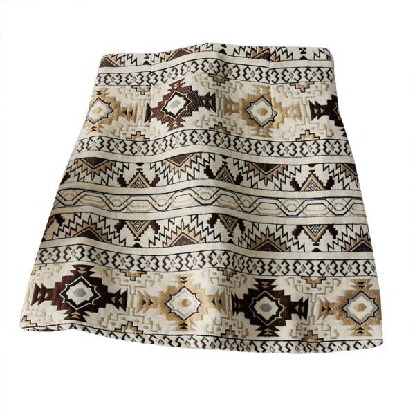 Jauna modeļa stilīgi sieviešu svārki un augsta jostasvieta un izšuvumi