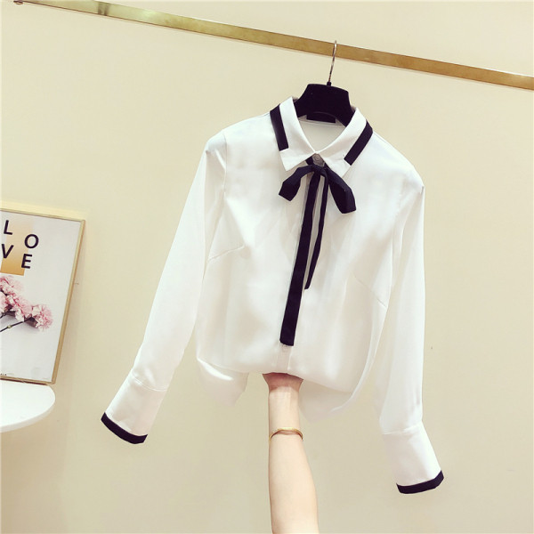 Дамска модерна риза с панделка на яката в бял цвят 
