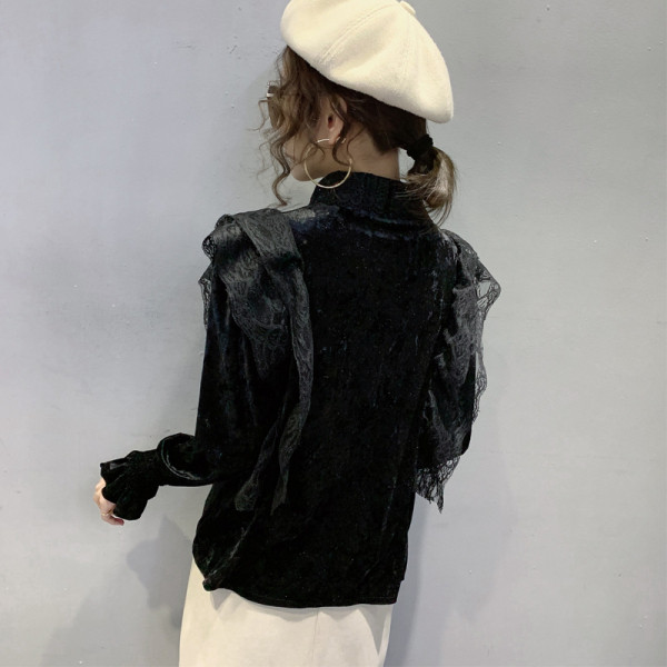 Стилна дамска риза от кадифе с дантела и копчета