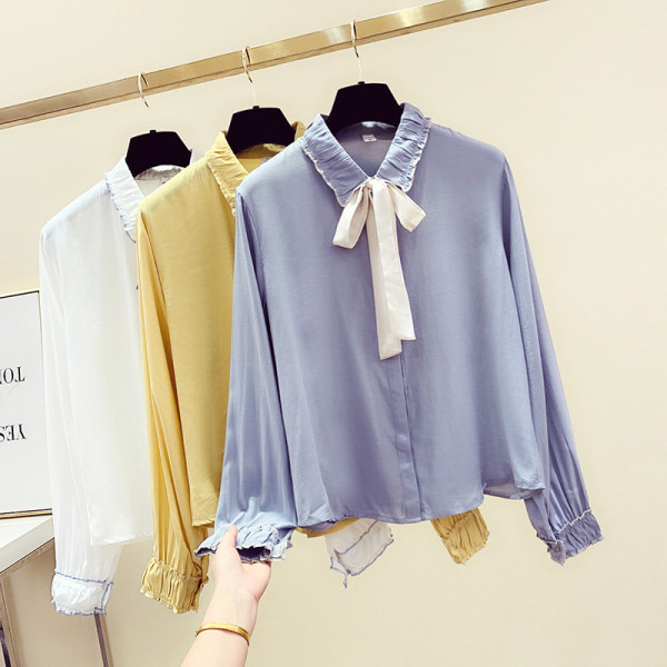 Sieviešu moderns krekls ar lentīti uz apkakles retro stilā