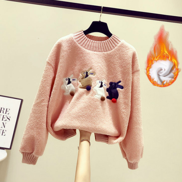 Зимна дамска блуза с 3D- елемент и обло деколте 