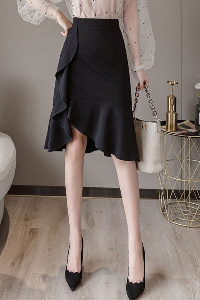 Актуална дамска асиметрична пола с висока талия