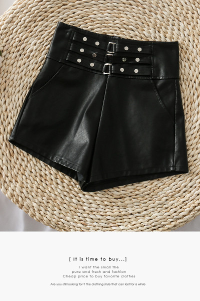 Актуални къси кожени панталони с висока талия и метални елементи