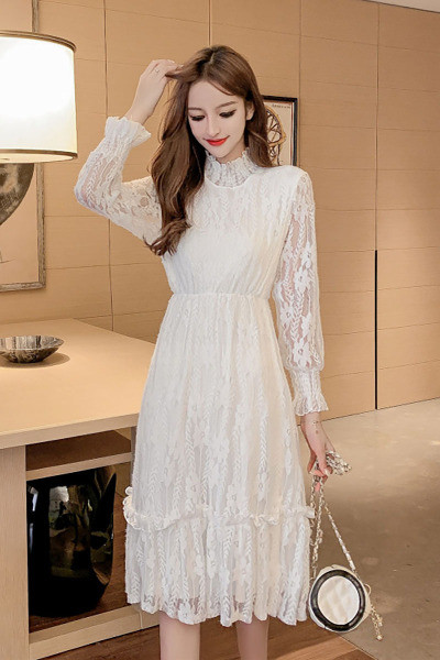 Moodne naiste kleidilõikeline pitsiga mudel