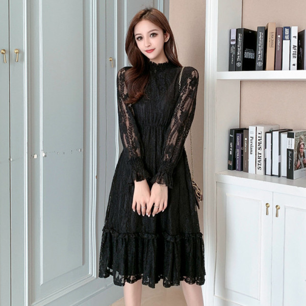 Moodne naiste kleidilõikeline pitsiga mudel