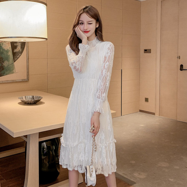 Moodne naiste kleidilõikeline pitsiga mudel