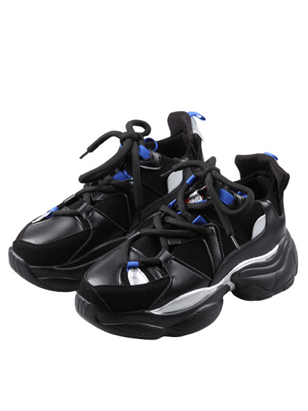 Kényelmes alkalmi női tornacipő durva talppal és fűzővel