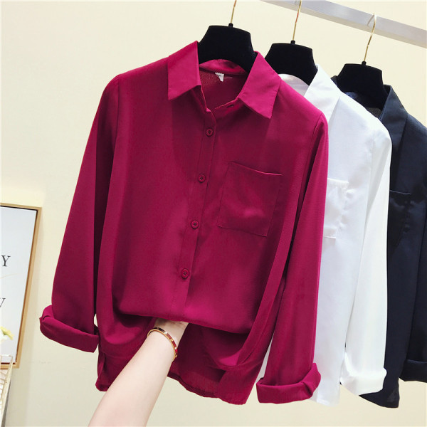 Sieviešu ikdienas krekls ar klasisku apkakli un kabatu