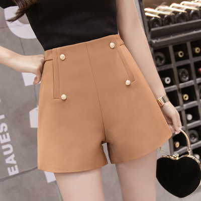 Sieviešu šorti ar metāla elementu un augstu vidukli