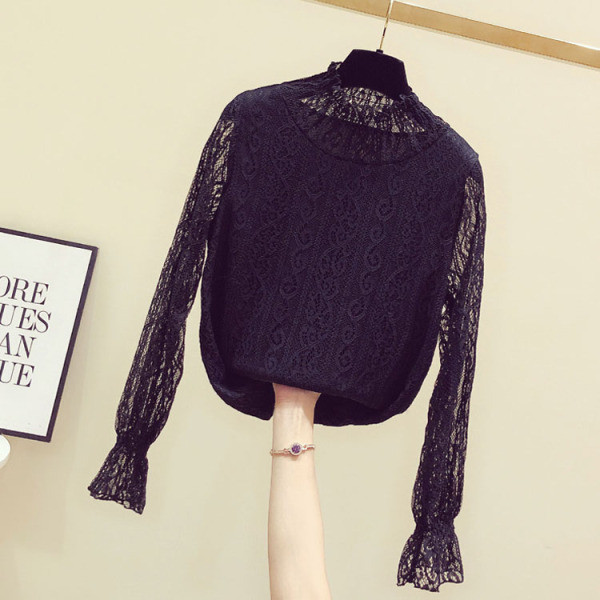 Modern női csipkeblúz kerek nyakkivágással, fekete színben