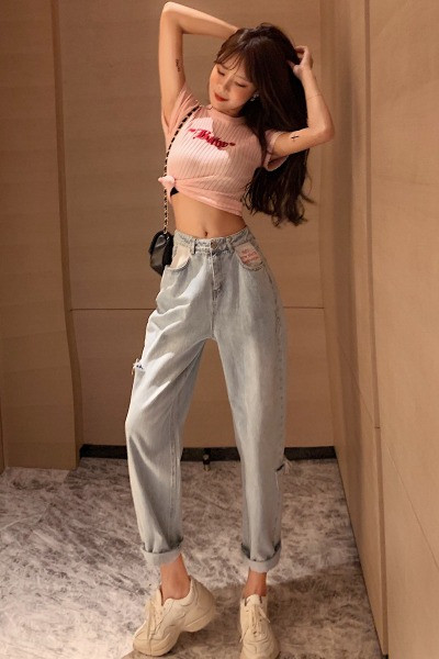 Model nou de blugi de dama de primavara cu motive rupte si talie inalta - model drept