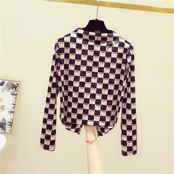 Naiste ruuduline beežis ümara kaelusega pluus