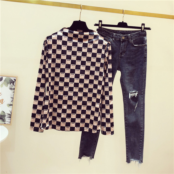 Naiste ruuduline beežis ümara kaelusega pluus