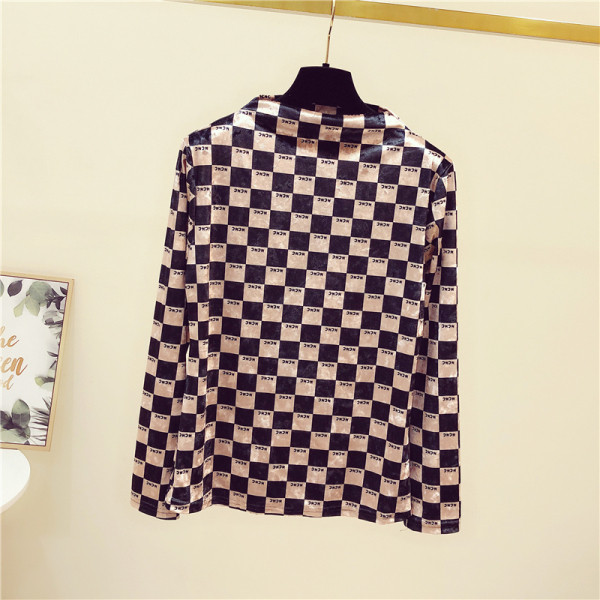 Naiste ruuduline beežis ümara kaelusega pluus