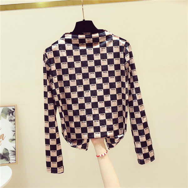 Naiste ruuduline beežis ümara kaelusega pluus