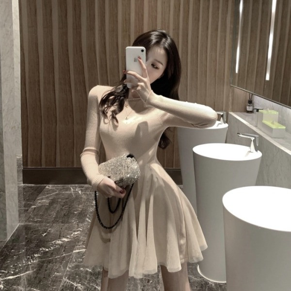 Rochie de dama moderna cu croiala cu efect stralucitor