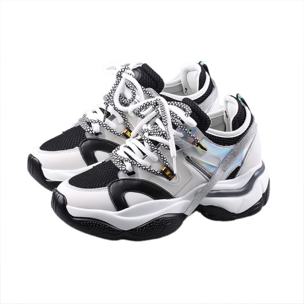 Pavasara sieviešu kedas ar sietu un augstu zoli