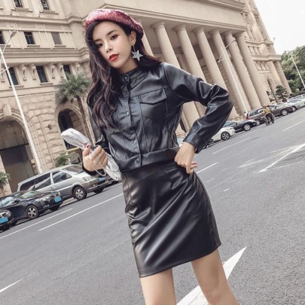 Дамски комплект от кожена пола с висока талия и яке с копчета 