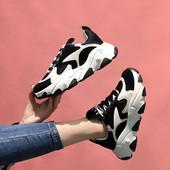 Eco velúrból készült kétszínű női tornacipő durva talppal és fűzővel