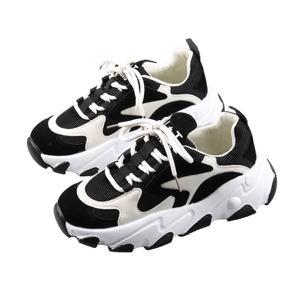 Eco velúrból készült kétszínű női tornacipő durva talppal és fűzővel