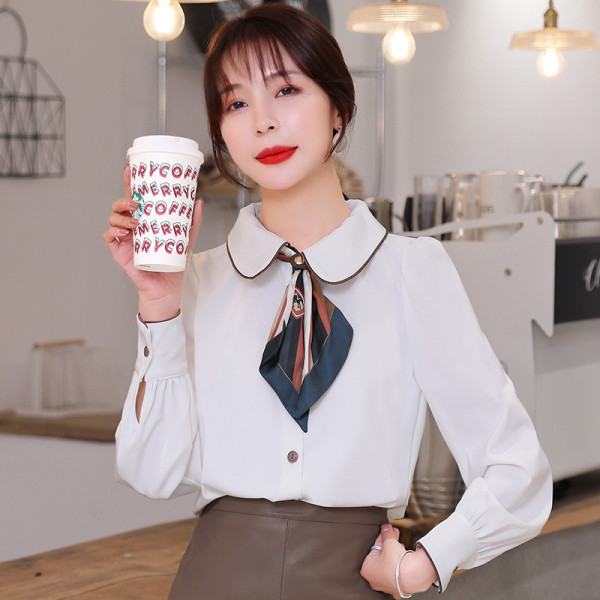 Ikdienas sieviešu krekls ar klasisku apkakli un pogām