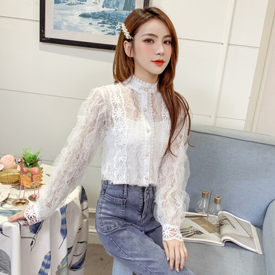 Női csipke ing hímzéssel és gombokkal