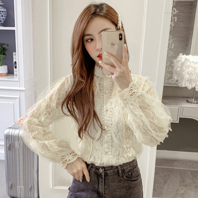 Női csipke ing hímzéssel és gombokkal