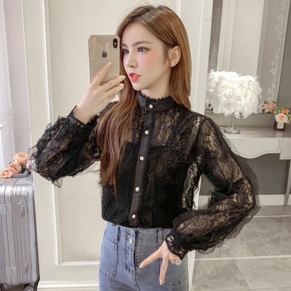 Női csipke ing hímzéssel és gombokkal