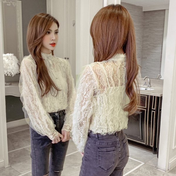 Női csipke ing hímzéssel és gombokkal