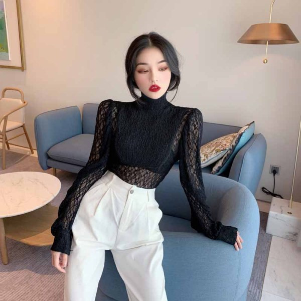 Ikdienas sieviešu blūze ar augstu polo apkakli un platām piedurknēm